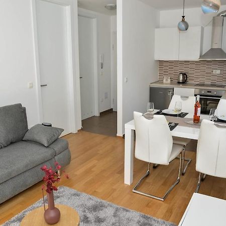 Apartment Leon Sa Privatnim Parkingom Zadar Bagian luar foto