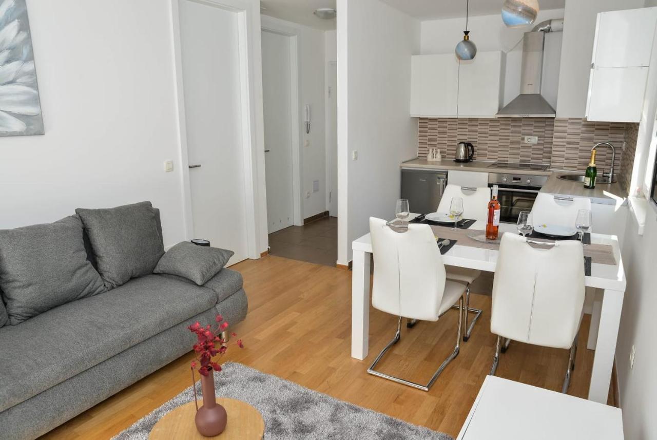 Apartment Leon Sa Privatnim Parkingom Zadar Bagian luar foto