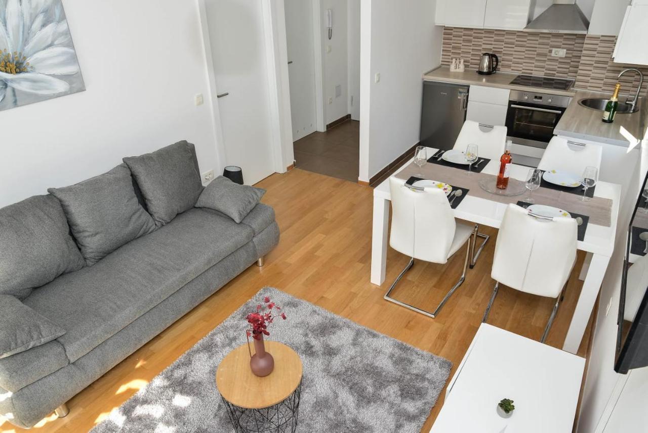 Apartment Leon Sa Privatnim Parkingom Zadar Bagian luar foto